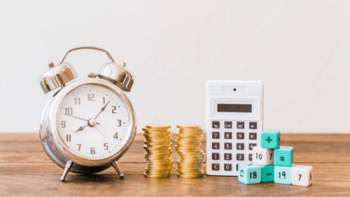bxblue - carência do empréstimo consignado - relógio, dinheiro, calculadora, contas