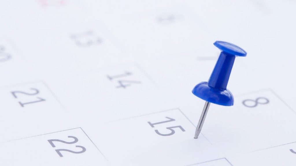 feriados bancários - calendário com pin em data