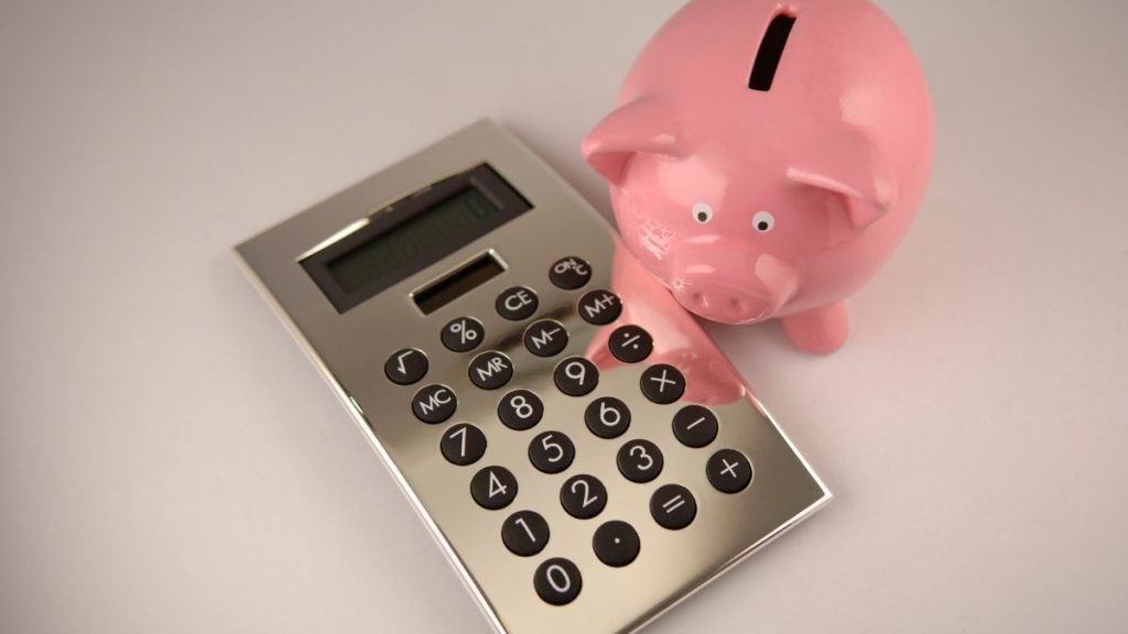 planejar a aposentadoria inss - calculadora e porquinho de poupança
