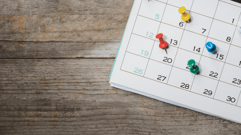 calendário de pagamento do saque-aniversário - calendário em papel com datas marcadas